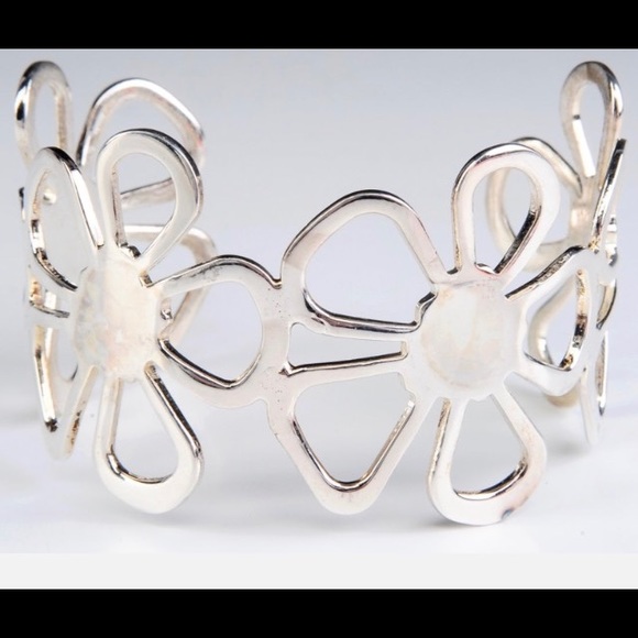 Elsa Peretti Tiffany Co Daisy Cuff 